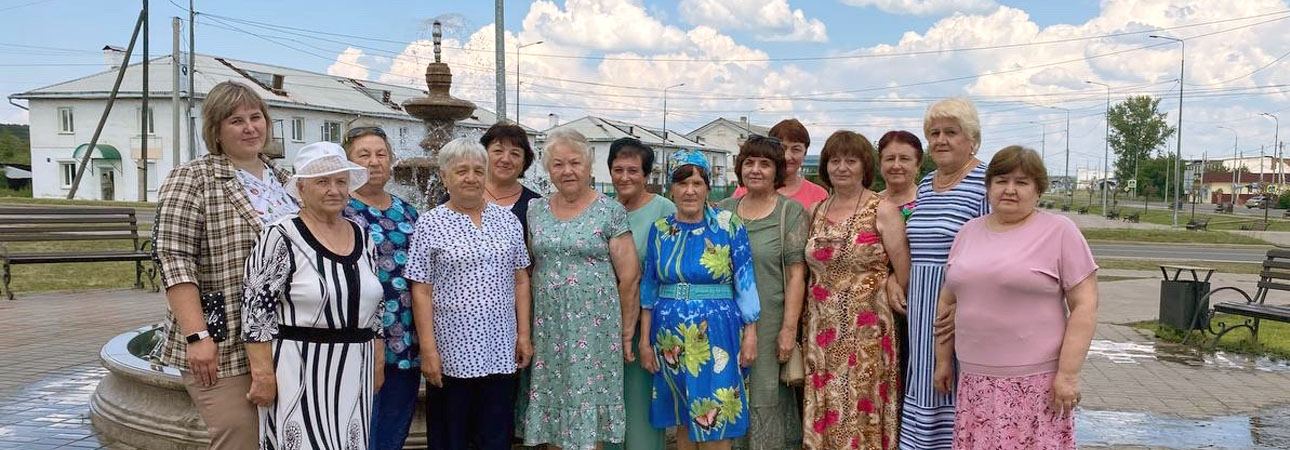"Примите улыбок теплый свет": В Алзамае устроили музыкально-психологический праздник
